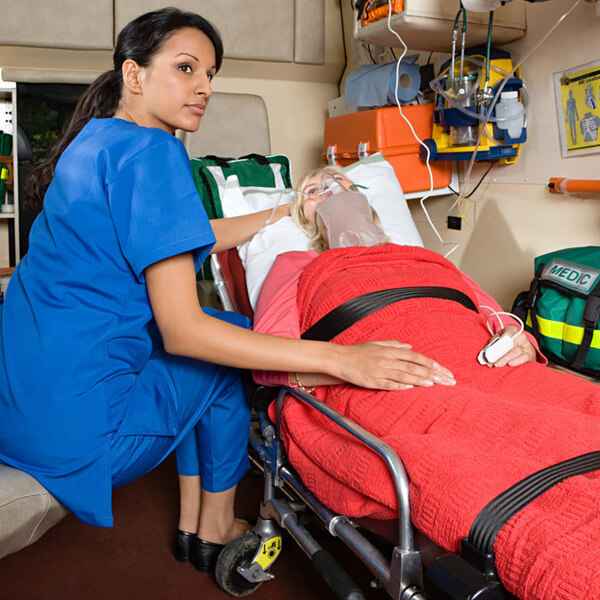 Imagen: Curso internacional en transporte y movilización de pacientes